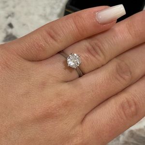 BRAND NEW Sterling silver moissanite round cut engagement / promise ring
